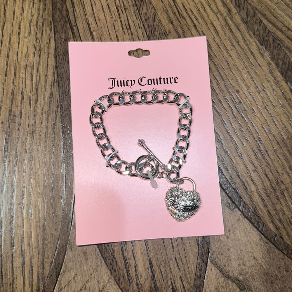 Women's Metallic Silvertone Heart Charm Toggle Bracelet ✨✨✨